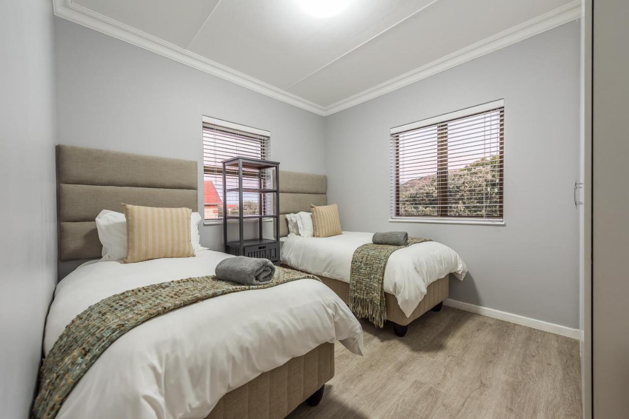 Apartment Beacon Wharf , George Hay 6 Seafront *